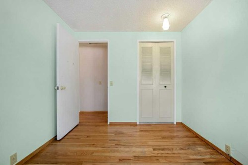 5813 Dalcastle Crescent Nw, Calgary, AB - Indoor Photo Showing Other Room