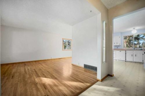 5813 Dalcastle Crescent Nw, Calgary, AB - Indoor Photo Showing Other Room