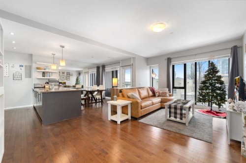 201-414 Meredith Road Ne, Calgary, AB - Indoor Photo Showing Living Room