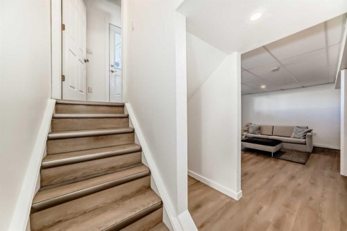 5903 4 Avenue Ne, Calgary, AB - Indoor Photo Showing Other Room