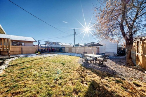 5903 4 Avenue Ne, Calgary, AB - Outdoor