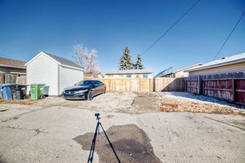 5903 4 Avenue Ne, Calgary, AB - Outdoor