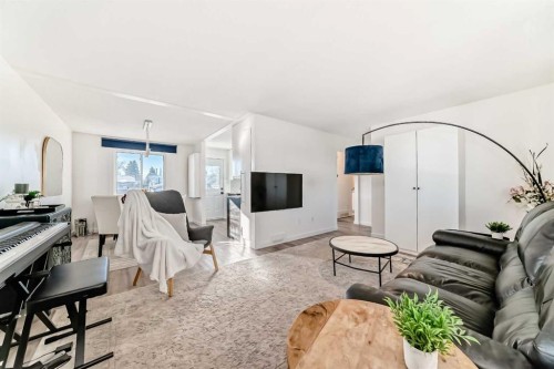 5903 4 Avenue Ne, Calgary, AB - Indoor