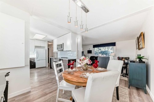 5903 4 Avenue Ne, Calgary, AB - Indoor Photo Showing Dining Room