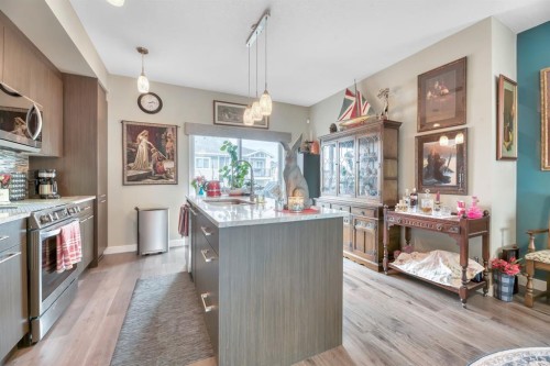 25-300 Marina Drive, Chestermere, AB - Indoor Photo Showing Kitchen