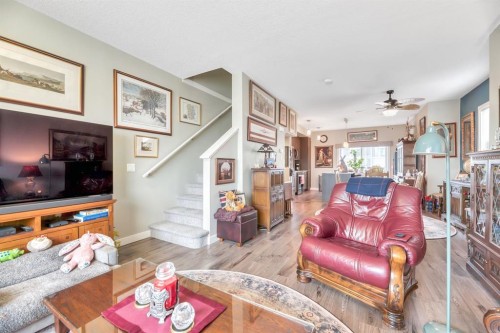 25-300 Marina Drive, Chestermere, AB - Indoor Photo Showing Living Room