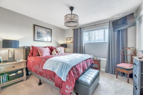 25-300 Marina Drive, Chestermere, AB - Indoor Photo Showing Bedroom