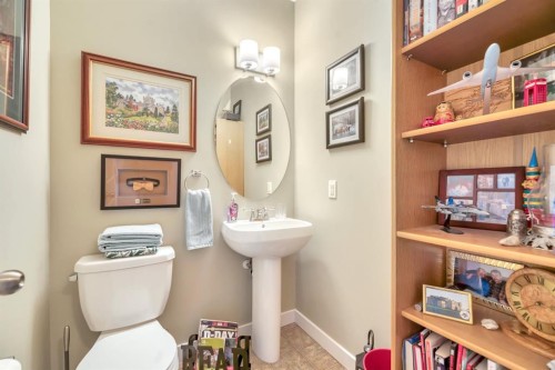 25-300 Marina Drive, Chestermere, AB - Indoor Photo Showing Bathroom