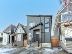31 Belmont Gardens SW Calgary, AB T2C 4H8