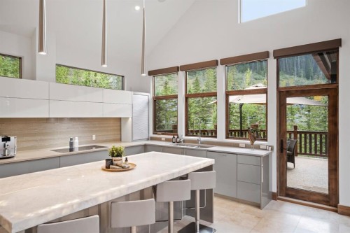 118 Cairns Landing, Canmore, AB - Indoor