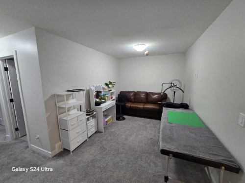 1509 Bayview Point Sw, Airdrie, AB - Indoor Photo Showing Other Room