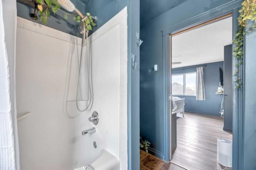 512 Highland Close, Strathmore, AB 