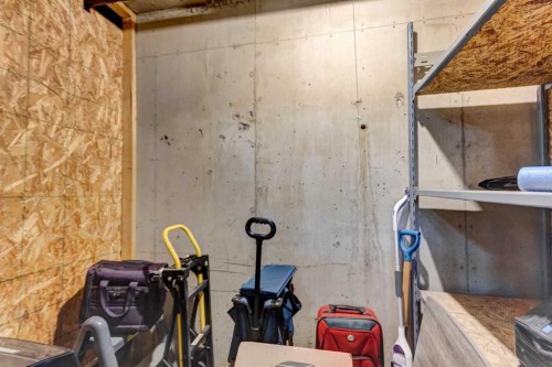 413-15 Everstone Drive Sw, Calgary, AB - Indoor Photo Showing Gym Room