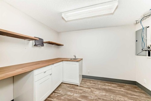 200-2139 4 Avenue Nw, Calgary, AB 