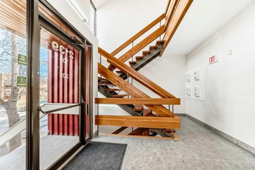 200-2139 4 Avenue Nw, Calgary, AB 