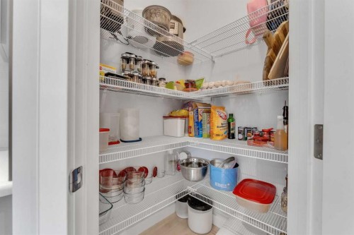 7 Corner Meadows Common Ne, Calgary, AB - Indoor With Storage