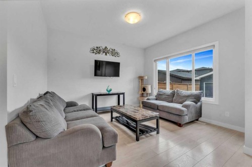 7 Corner Meadows Common Ne, Calgary, AB - Indoor Photo Showing Living Room