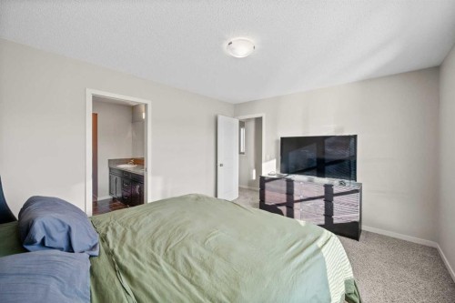 112 Copperpond Park, Calgary, AB - Indoor Photo Showing Bedroom