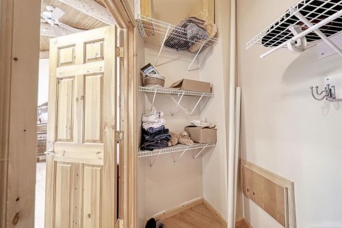 283096 Range Rd 51, Rural Rocky View County, AB - Indoor