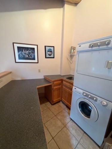 283096 Range Rd 51, Rural Rocky View County, AB - Indoor Photo Showing Laundry Room