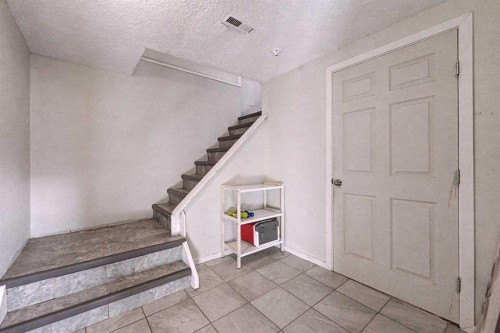 336 Penworth Way Se, Calgary, AB - Indoor Photo Showing Other Room