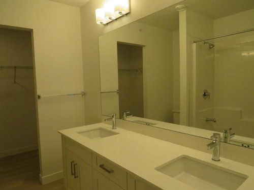 403-70 Sage Hill Walk Nw, Calgary, AB - Indoor Photo Showing Bathroom