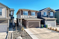 35 Emberside Garden  Cochrane, AB T4C 2L9