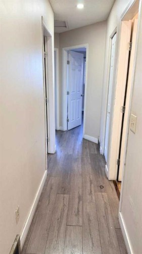 3802 44 Avenue Ne, Calgary, AB - Indoor Photo Showing Other Room