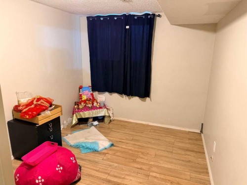 3802 44 Avenue Ne, Calgary, AB - Indoor