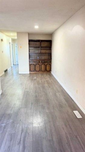 3802 44 Avenue Ne, Calgary, AB - Indoor