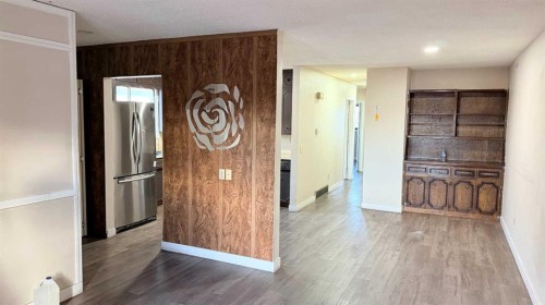 3802 44 Avenue Ne, Calgary, AB - Indoor Photo Showing Other Room