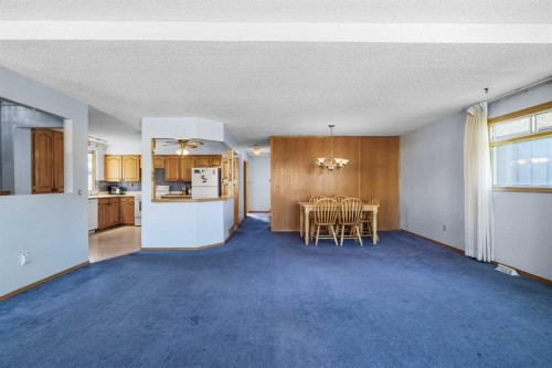 3236 Doverville Crescent Se, Calgary, AB - Indoor