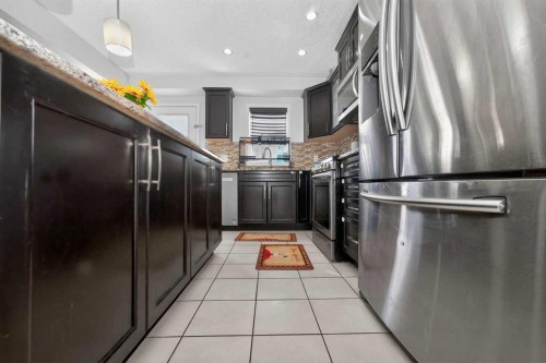 15 Cityscape Mews Ne, Calgary, AB - Indoor Photo Showing Kitchen
