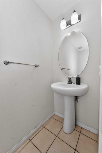 15 Cityscape Mews Ne, Calgary, AB - Indoor Photo Showing Bathroom