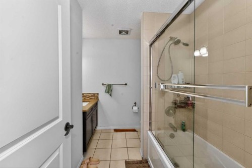 15 Cityscape Mews Ne, Calgary, AB - Indoor Photo Showing Bathroom