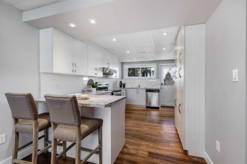 8111 Ranchview Drive Nw, Calgary, AB - Indoor Photo Showing Kitchen