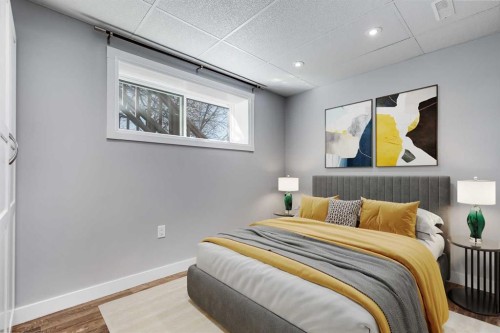 8111 Ranchview Drive Nw, Calgary, AB - Indoor Photo Showing Bedroom