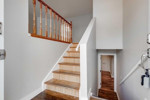 8111 Ranchview Drive Nw, Calgary, AB - Indoor Photo Showing Other Room