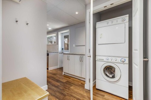 8111 Ranchview Drive Nw, Calgary, AB - Indoor Photo Showing Laundry Room