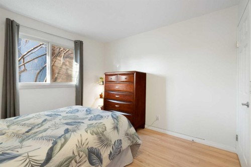 308 Hunterbrook Place Nw, Calgary, AB - Indoor Photo Showing Bedroom