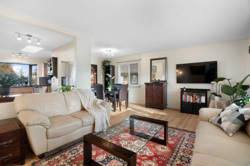 308 Hunterbrook Place Nw, Calgary, AB - Indoor Photo Showing Living Room