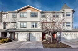 202 Inglewood Grove SE Calgary, AB T2G 5R4