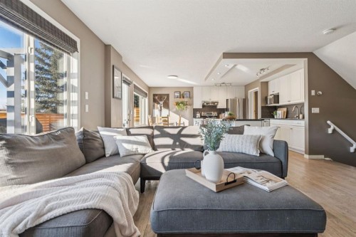 104 Bow Ridge Crescent, Cochrane, AB - Indoor Photo Showing Living Room