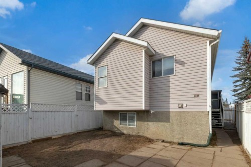 8035 Laguna Way Ne, Calgary, AB - Outdoor