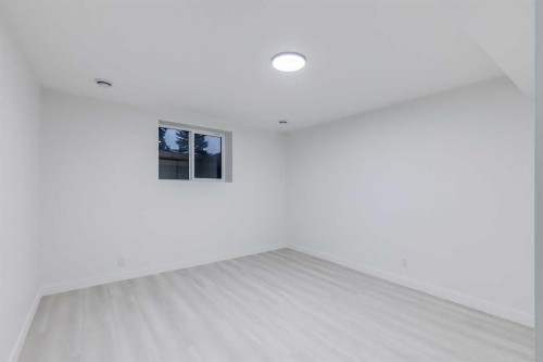 116 Deer Run Close Se, Calgary, AB - Indoor Photo Showing Other Room