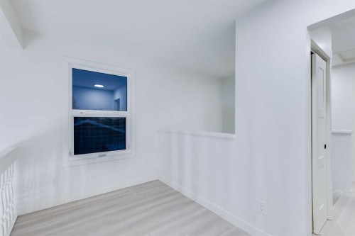 116 Deer Run Close Se, Calgary, AB - Indoor Photo Showing Other Room