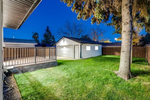 116 Deer Run Close Se, Calgary, AB - Outdoor