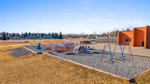 116 Deer Run Close Se, Calgary, AB - Outdoor