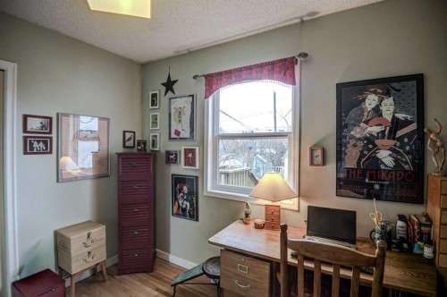 614 22 Avenue Ne, Calgary, AB - Indoor