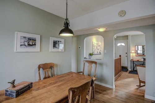 614 22 Avenue Ne, Calgary, AB - Indoor Photo Showing Dining Room